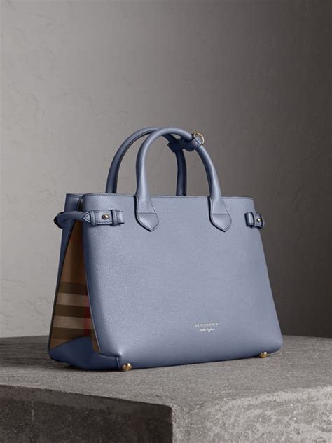 Sacs Burberry pour femme .